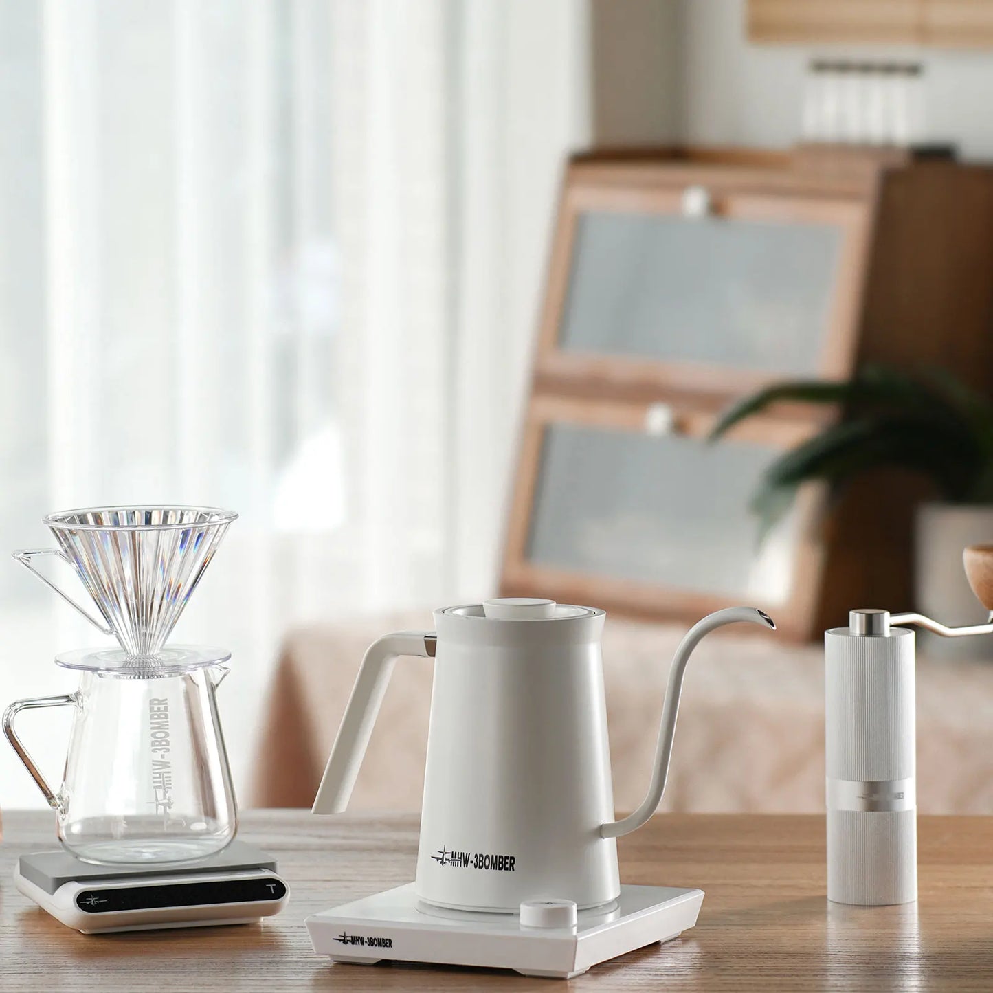 MHW-3BOMBER Smart Electric Coffee Kettle Precise Temperature Control - POCILLO