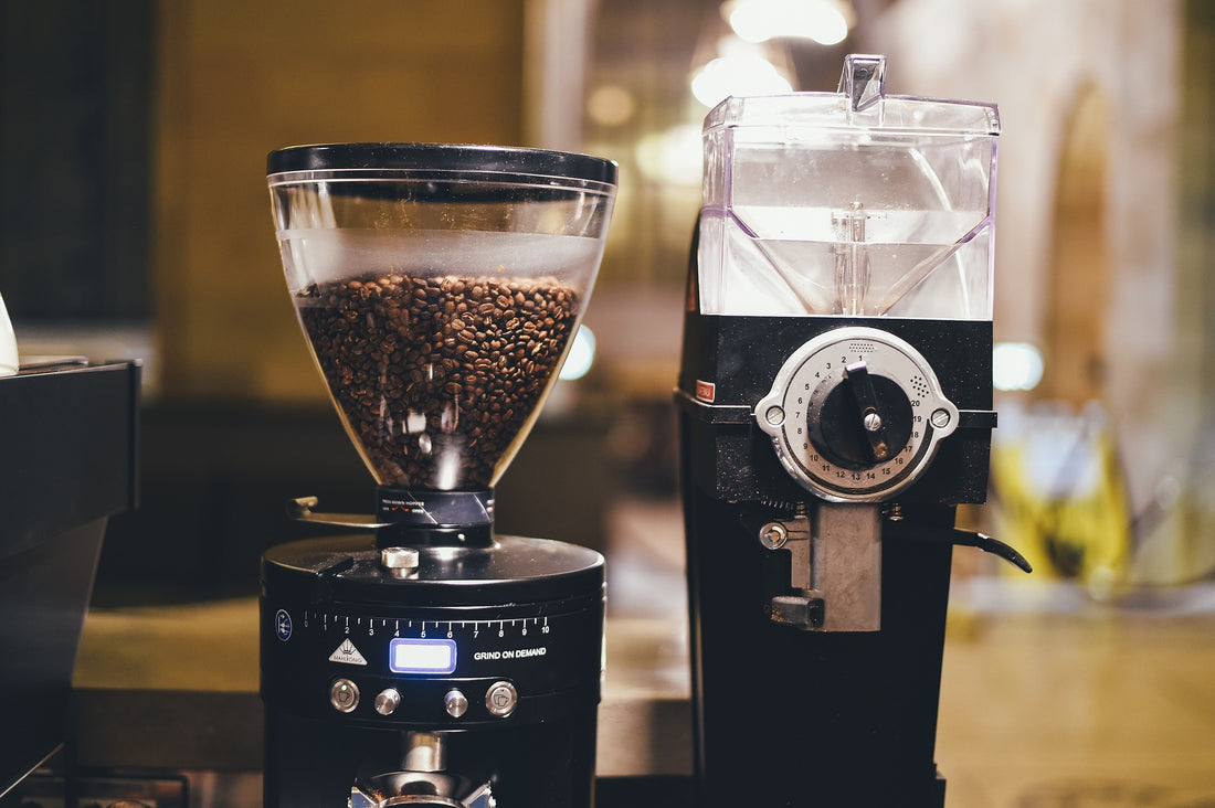 Electric and Manual Grinders: Which is Best for Making Pocillo Coffee?