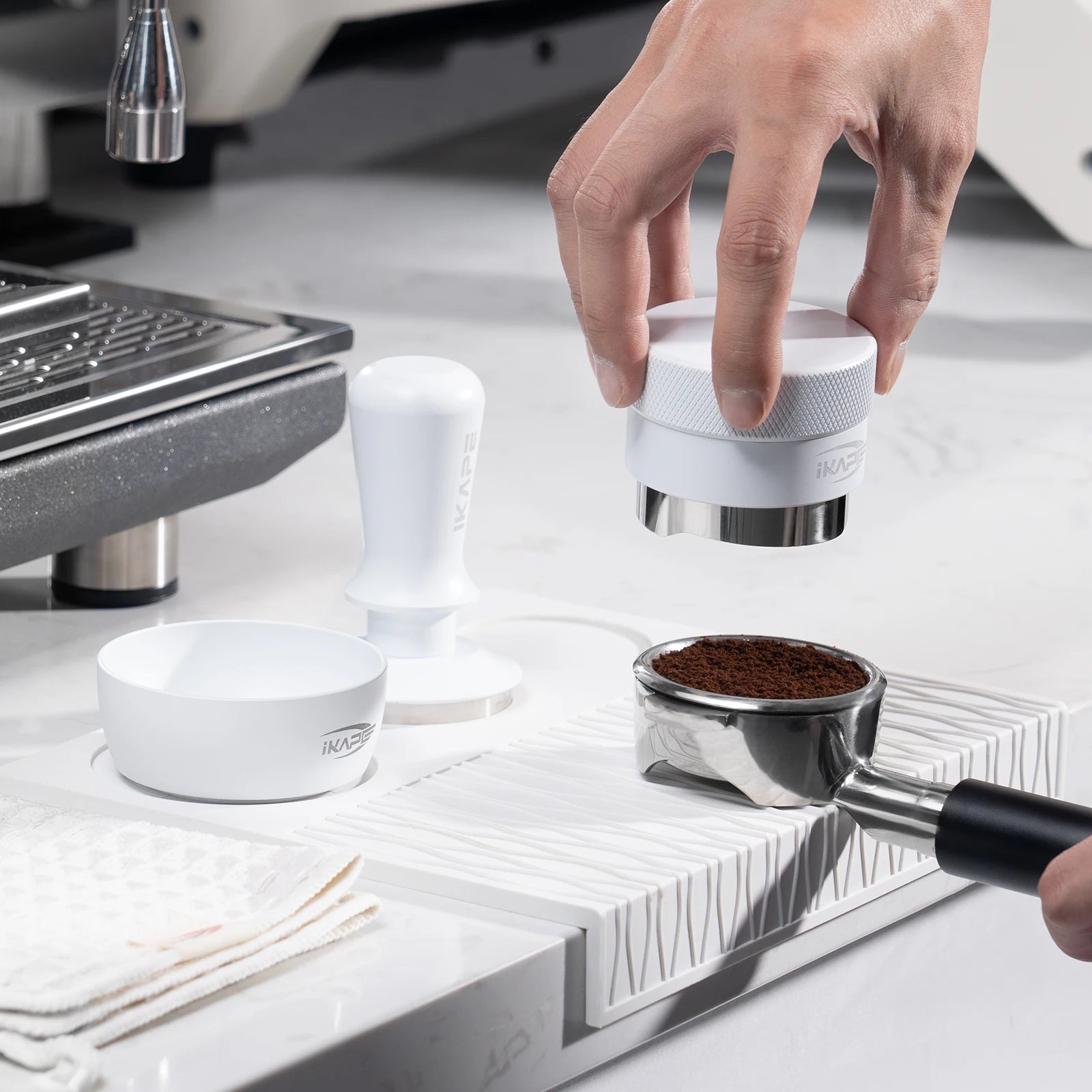 IKAPE 51/53/58MM Coffee Tamper Set White 6 IN 1, Espresso Tamper Kit,Espresso Accessories Kit with Tamper,Distributor,Silicone Mat - POCILLO